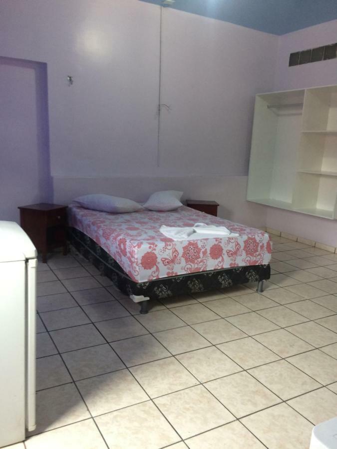 Granada Hotel *