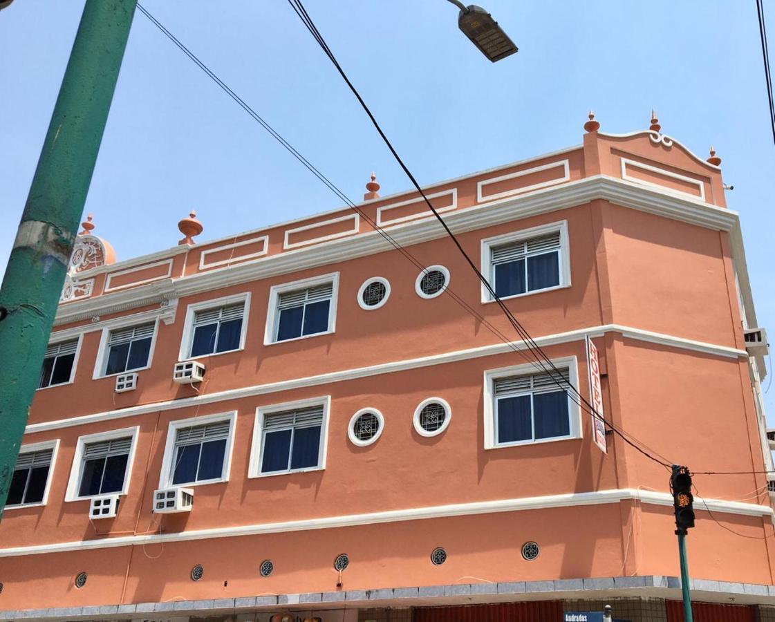 Granada Hotel *